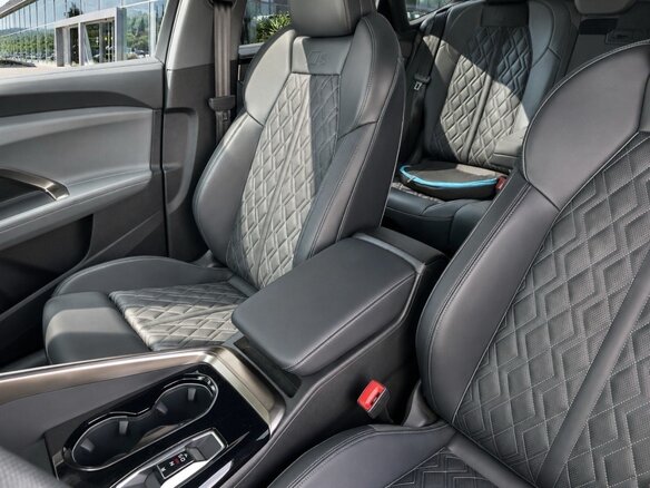 2026 Audi Q5 L III (GU), чёрный, 5749000 рублей - вид 5