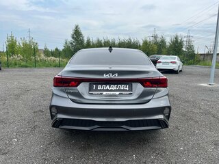 2021 Kia Cerato IV Рестайлинг, серый, 2398000 рублей, вид 4