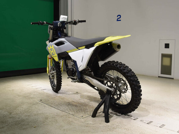 2023 Husqvarna FC 450, серый, 860000 рублей - вид 5