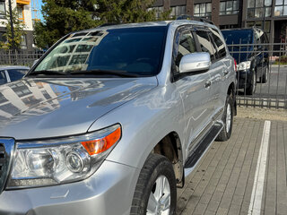 2014 Toyota Land Cruiser 200 Series Рестайлинг 1, серебристый, 5000000 рублей, вид 1
