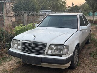 1992 Mercedes-Benz E-Класс 220 I (W124), белый, 225000 рублей, вид 5