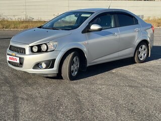 2014 Chevrolet Aveo II, серебристый, 580000 рублей, вид 1