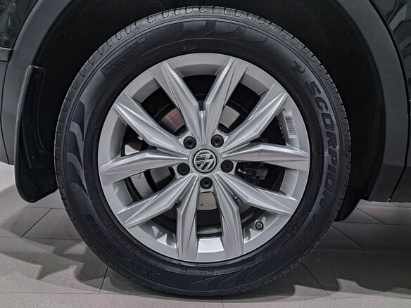 2020 Volkswagen Tiguan II, чёрный, 3410000 рублей - вид 17