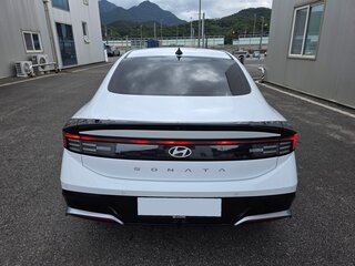 2023 Hyundai Sonata VIII (DN8) Рестайлинг, белый, 1880000 рублей, вид 5