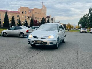 2002 Nissan Tino, серый, 399000 рублей, вид 2