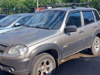 2017 Chevrolet Niva I Рестайлинг, серый, 805500 рублей, вид 1