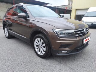 2017 Volkswagen Tiguan II, коричневый, 2022000 рублей, вид 1
