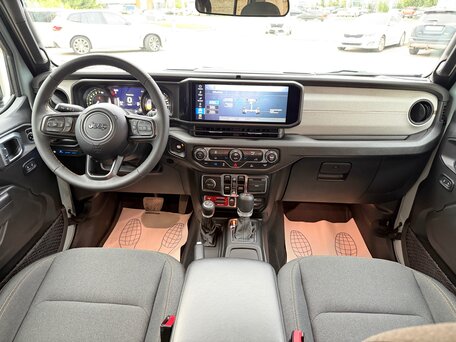 2024 Jeep Wrangler 4xe IV (JL) Рестайлинг, серебристый, 6850000 рублей, вид 2