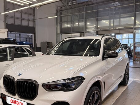 2022 BMW X5 30d IV (G05/G18), белый, 8900000 рублей, вид 2