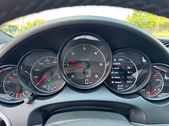 2012 Porsche Cayenne Diesel II (958), чёрный, 2590000 рублей - вид 9