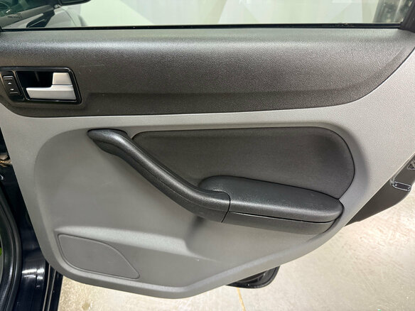 2010 Ford Focus II Рестайлинг, чёрный - вид 21
