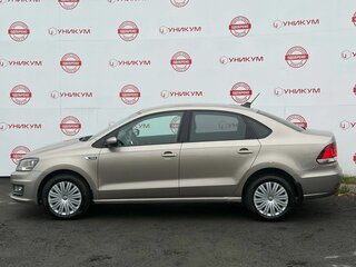 2018 Volkswagen Polo V Рестайлинг, бежевый, 1039000 рублей, вид 2