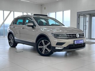 2017 Volkswagen Tiguan II, бежевый, 2300000 рублей, вид 1