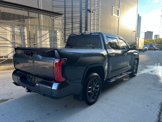 2025 Toyota Tundra CrewMax III, серый, 10670000 рублей, вид 3
