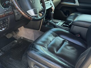 2013 Toyota Land Cruiser 200 Series Рестайлинг 1, белый, 3700000 рублей, вид 4
