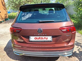 2022 Volkswagen Tiguan II Рестайлинг, коричневый, 3500000 рублей, вид 3