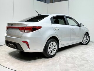 2017 Kia Rio IV, серебристый, 1350000 рублей, вид 5