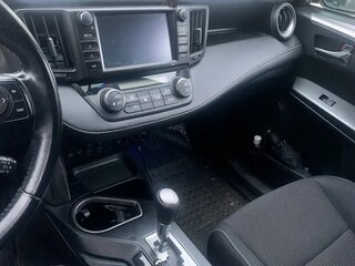 2017 Toyota RAV4 IV (XA40) Рестайлинг, белый, 2495000 рублей, вид 3