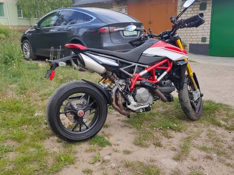 2019 Ducati Hypermotard, красный, 840000 рублей, вид 3