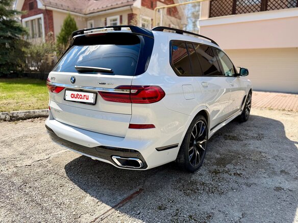 2019 BMW X7 40i I (G07), белый, 8500000 рублей - вид 3
