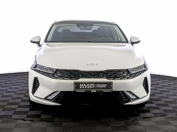 2021 Kia K5 III, белый - вид 1