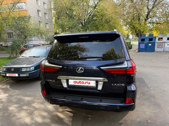 2016 Lexus LX 570 III Рестайлинг 2, синий, 7150000 рублей - вид 4