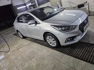 2019 Hyundai Solaris II, серебристый, 1150000 рублей, вид 4
