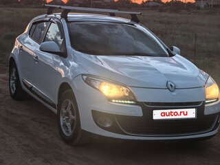 2012 Renault Megane III Рестайлинг, белый, 650000 рублей, вид 3