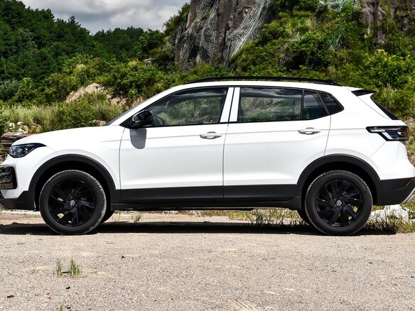 2025 Volkswagen Tharu 300 TSI I Рестайлинг, белый - вид 1