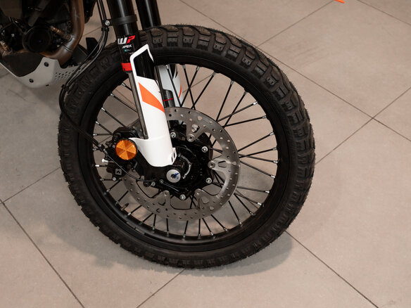 2026 KTM 390 Adventure R, белый, 889000 рублей - вид 12