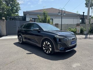 2023 Audi Q5 e-tron 50, чёрный, 4945000 рублей, вид 2