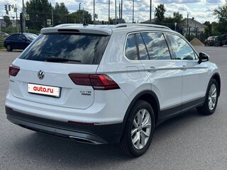 2017 Volkswagen Tiguan II, белый, 2430000 рублей, вид 4