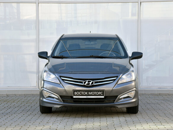 2014 Hyundai Solaris I Рестайлинг, серый, 750000 рублей - вид 3