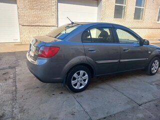 2010 Kia Rio II Рестайлинг, серебристый, 420000 рублей, вид 3