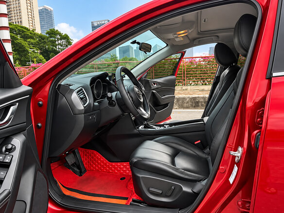 2021 Mazda 3 IV (BP), красный, 1250000 рублей - вид 10