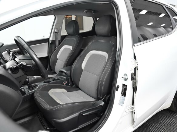 2017 Kia Ceed II Рестайлинг, белый, 1345000 рублей - вид 12