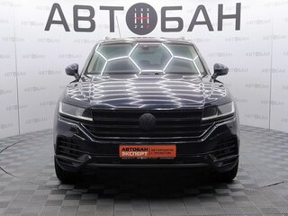2021 Volkswagen Touareg III, чёрный, 4529000 рублей, вид 2