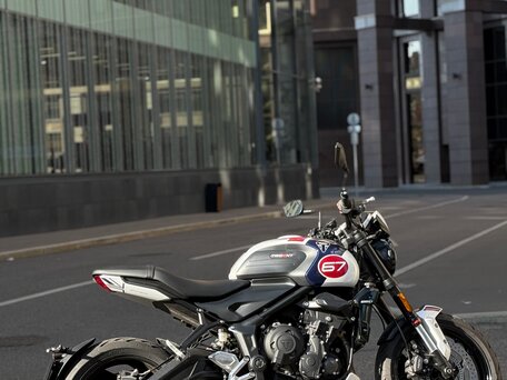 2024 Triumph Trident 660, белый, 950000 рублей, вид 2