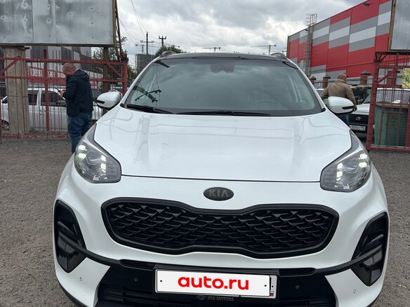 2018 Kia Sportage IV Рестайлинг, белый, 2850000 рублей - вид 4