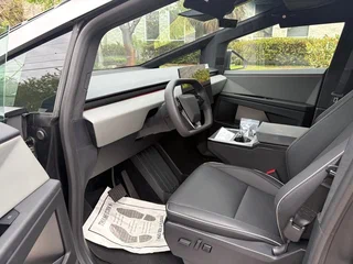 2026 Tesla Cybertruck All-wheel Drive, серебристый, 22000000 рублей, вид 5