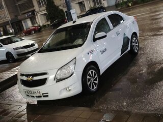 2021 Chevrolet Cobalt II Рестайлинг, белый, 750000 рублей, вид 2