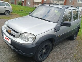 2015 Chevrolet Niva I Рестайлинг, серебристый, 535000 рублей, вид 4