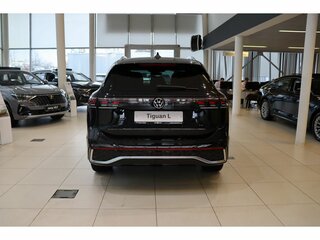 2026 Volkswagen Tiguan L Pro III (China Market), чёрный, 5260000 рублей, вид 4