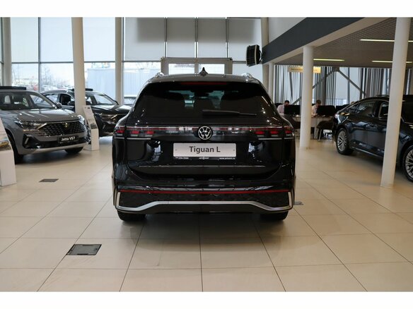 2026 Volkswagen Tiguan L Pro III (China Market), чёрный, 5400000 рублей - вид 3