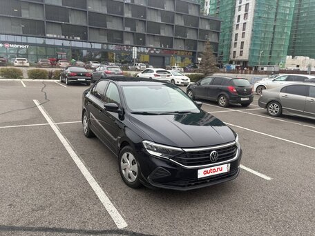 2020 Volkswagen Polo VI, чёрный, 1300000 рублей, вид 3