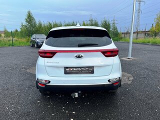 2018 Kia Sportage IV Рестайлинг, белый, 1905000 рублей, вид 4