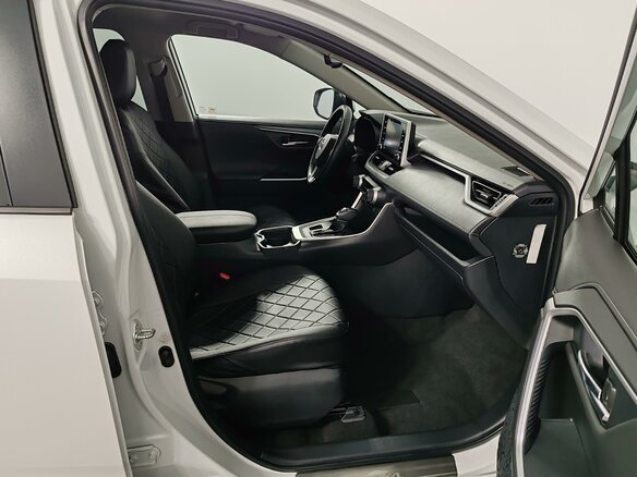2021 Toyota RAV4 V (XA50), белый, 2739000 рублей - вид 15
