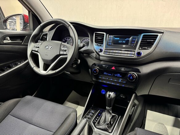2017 Hyundai Tucson III, красный, 2170000 рублей - вид 9