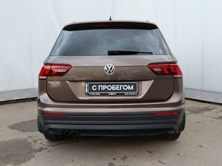 2019 Volkswagen Tiguan II, коричневый, 1749000 рублей, вид 5