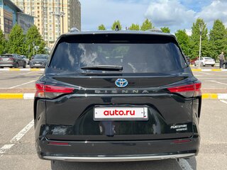 2021 Toyota Sienna IV, чёрный, 5650000 рублей, вид 4